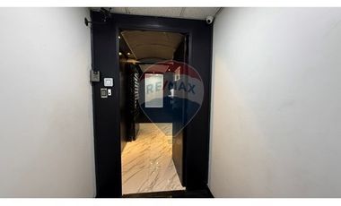 ¡OPORTUNIDAD Oficina AMPLIA Cerro Colorado!