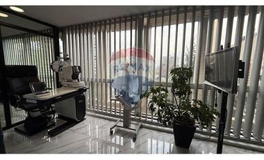 ¡OPORTUNIDAD Oficina AMPLIA Cerro Colorado!