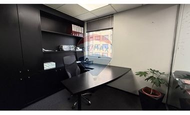 ¡OPORTUNIDAD Oficina AMPLIA Cerro Colorado!