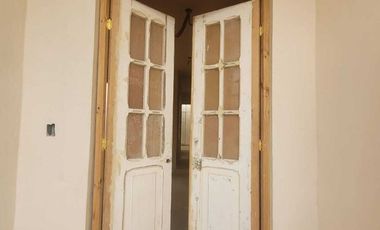 Casa remodelada en venta en zona centro