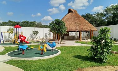 Residencia de lujo con 3 recámaras y alberca en Privada de Cholul