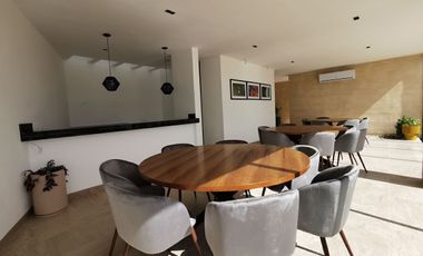 Residencia de lujo con 3 recámaras y alberca en Privada de Cholul