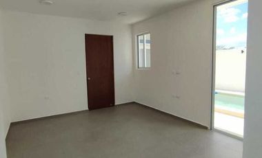 Residencia de lujo con 3 recámaras y alberca en Privada de Cholul