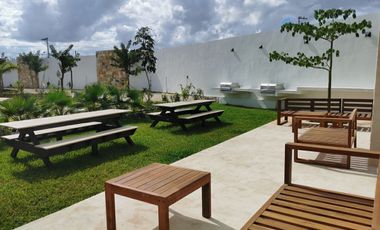 Residencia de lujo con 3 recámaras y alberca en Privada de Cholul