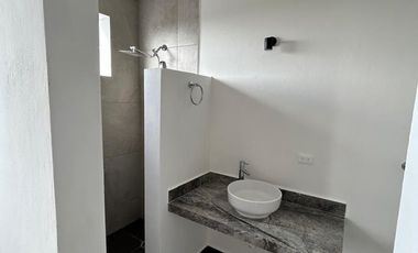 Residencia de lujo con 3 recámaras y alberca en Privada de Cholul