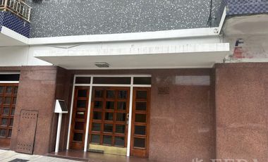 Venta de departamento de 3 ambientes con balcón en Wilde