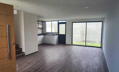 Casa en Venta en Privada vientos del sur, Tolcayuca RU 25-783.