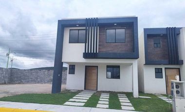Casa en Venta en Tolcayuca, Fraccionamiento Vientos del Sur RU 25-785.