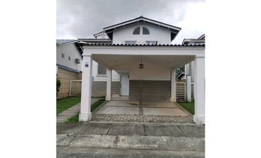 VENDO CASA DUPLEX ARRAIJAN PLAYA DORADA PH LAS OLAS