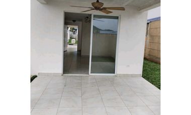 VENDO CASA DUPLEX ARRAIJAN PLAYA DORADA PH LAS OLAS