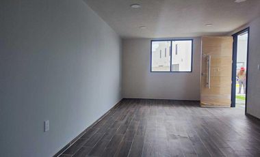 Casa en Venta en Fraccionamiento Vientos del Sur TolcayucaMM25-702