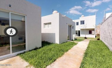 Casa en Venta en Calle 57, Del Sur RU 25-589.