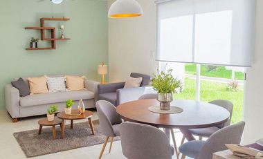 Casa en Venta en Calle 57, Del Sur RU 25-587.