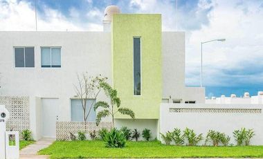 Casa en Venta en Calle 57, Del Sur RU 25-587.
