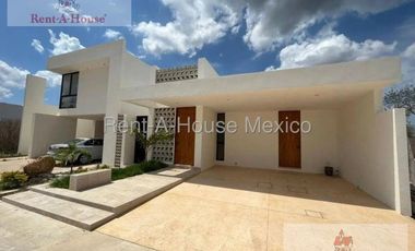 Casa en Venta en Conkal , Conkal CR 26-765.