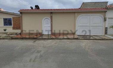 CASA EN VENTA SALINAS CON SUIT INDEPENDIENTE