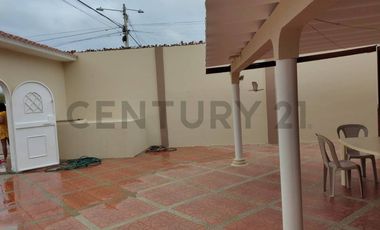 CASA EN VENTA SALINAS CON SUIT INDEPENDIENTE