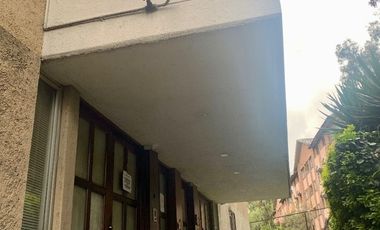 Casa en condominio para remodelar totalmente sobre Desierto de los Leones