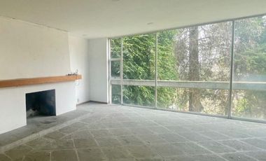 Casa en condominio para remodelar totalmente sobre Desierto de los Leones