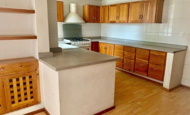 Casa en condominio para remodelar totalmente sobre Desierto de los Leones