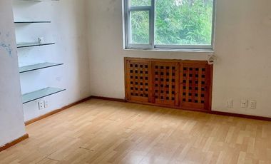 Casa en condominio para remodelar totalmente sobre Desierto de los Leones