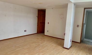 Casa en condominio para remodelar totalmente sobre Desierto de los Leones