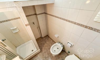 Venta Departamento Tres Ambientes Villa Crespo balcon corrido contrafrente cochera APTO CRÉDITO