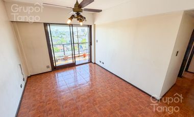 Venta Departamento Tres Ambientes Villa Crespo balcon corrido contrafrente cochera APTO CRÉDITO