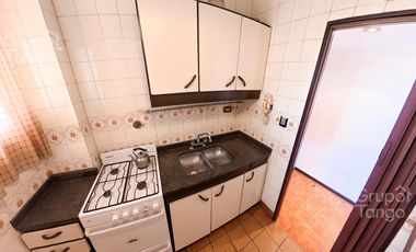 Venta Departamento Tres Ambientes Villa Crespo balcon corrido contrafrente cochera APTO CRÉDITO