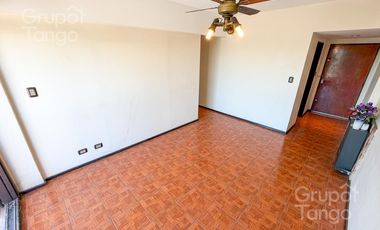 Venta Departamento Tres Ambientes Villa Crespo balcon corrido contrafrente cochera APTO CRÉDITO