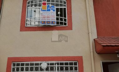 Casa en renta en condominio 