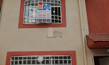 Renta casa en condominio 