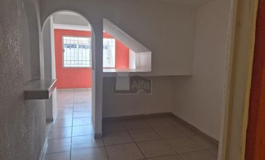 Renta casa en condominio 