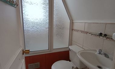 EN ARRIENDO CASA  CERCA DE PARQUES   EN  VALDIVIA