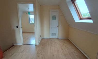 EN ARRIENDO CASA  CERCA DE PARQUES   EN  VALDIVIA