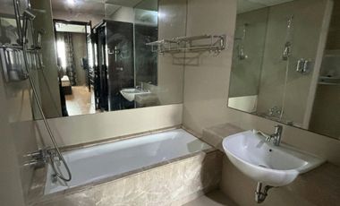 De Residence Condominium Water Place private lift lantai 9