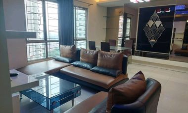 De Residence Condominium Water Place private lift lantai 9