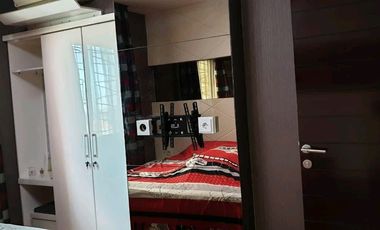 De Residence Condominium Water Place private lift lantai 9
