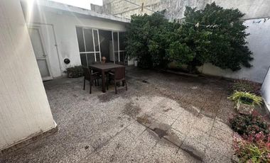 Casa en venta - 2 Dormitorios 1 Baño - Mar del Plata
