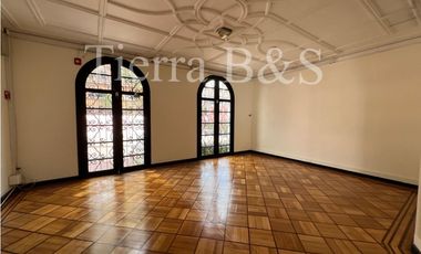 CASA CON ESTATUS BIEN PATRIMONIAL