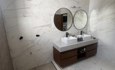 Casa moderna y nueva en venta