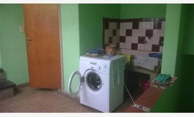 Casa de 200 m2 con gge y quincho IMPECABLE