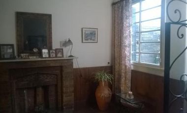 Casa de 200 m2 con gge y quincho IMPECABLE