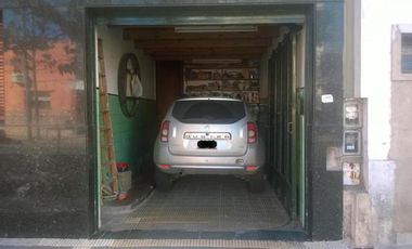 Casa de 200 m2 con gge y quincho IMPECABLE