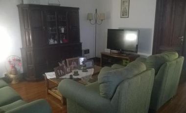 Casa de 200 m2 con gge y quincho IMPECABLE