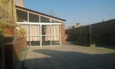 Casa de 200 m2 con gge y quincho IMPECABLE