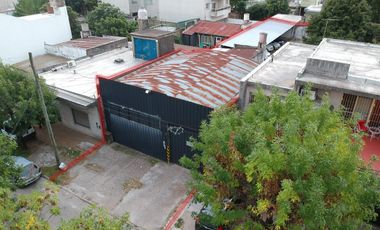 Galpón con casa y cocheras en venta, Bernardo de Irigoyen 667, Escobar centro
