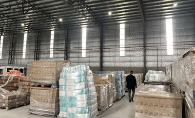 Excelente establecimiento Logístico de 4700 m2 cub en Garín