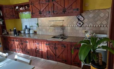 Casa en venta - 2 Dormitorios 1 Baño - Cochera - 400Mts2 - Glew, Almirante Brown