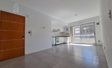 Departamento en alquiler en Villa Ballester-2 ambientes con cochera-Céntrico.